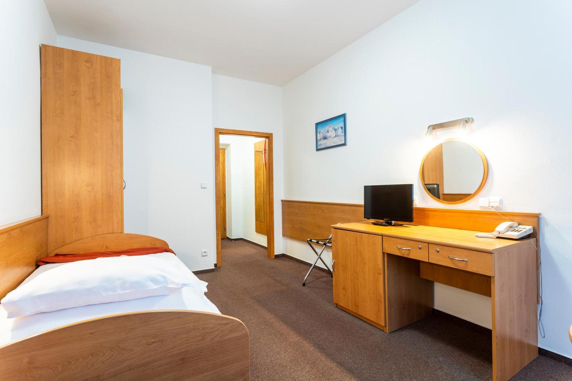 Hotel Luzice Jachymov Εξωτερικό φωτογραφία